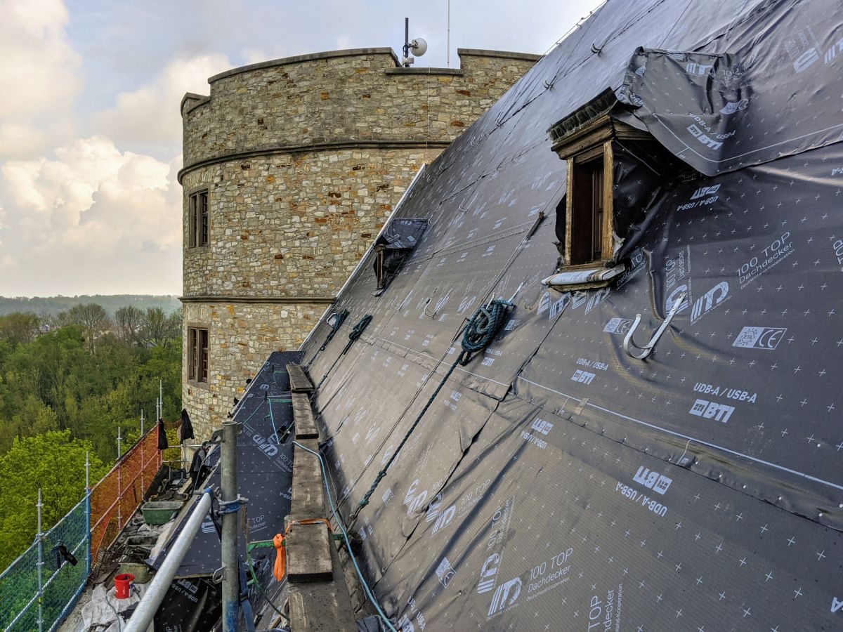 Das Dach der Wewelsburg wird saniert